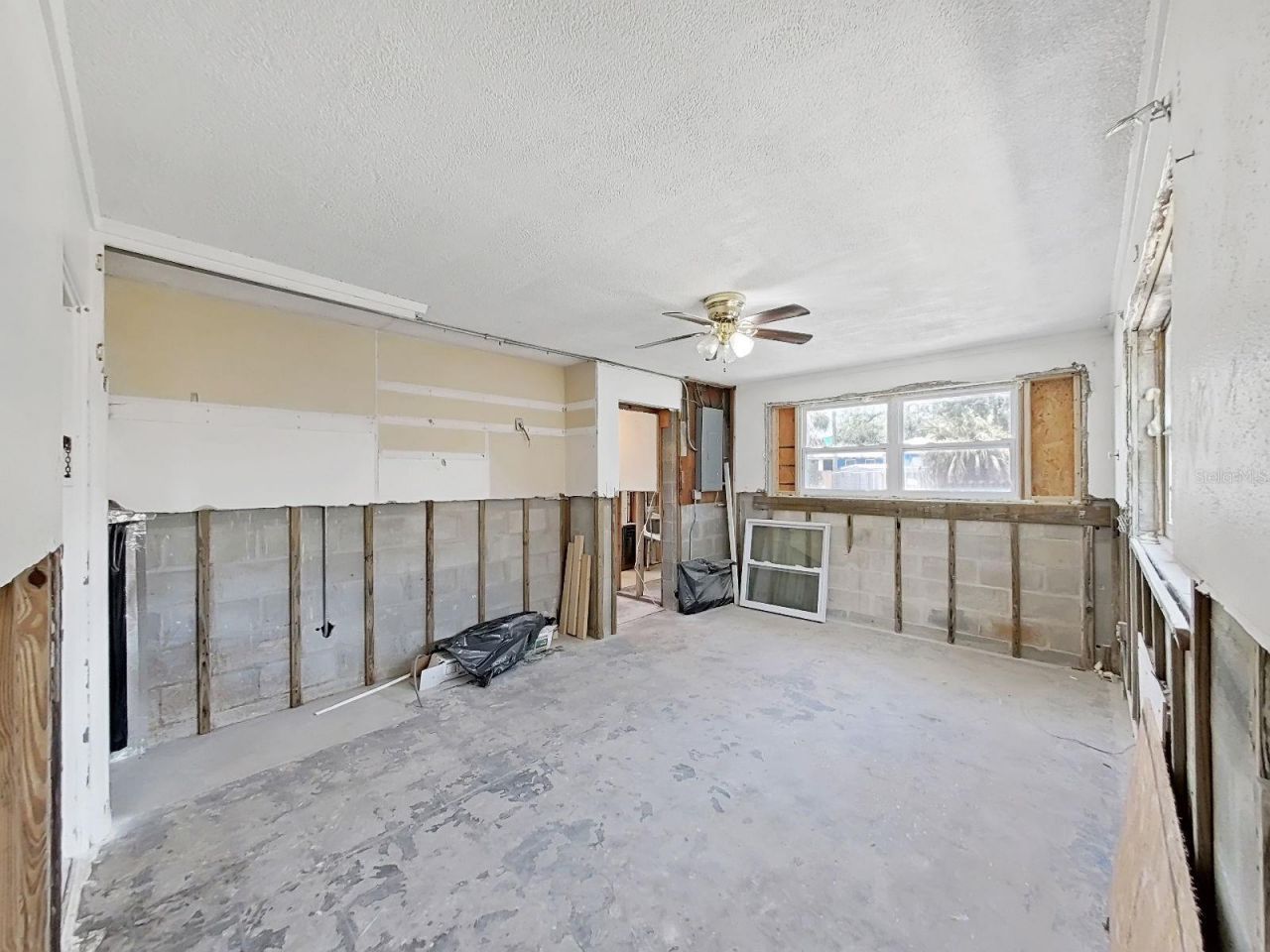 2371 7th Street S, Saint Petersburg, FL 33705 Photo