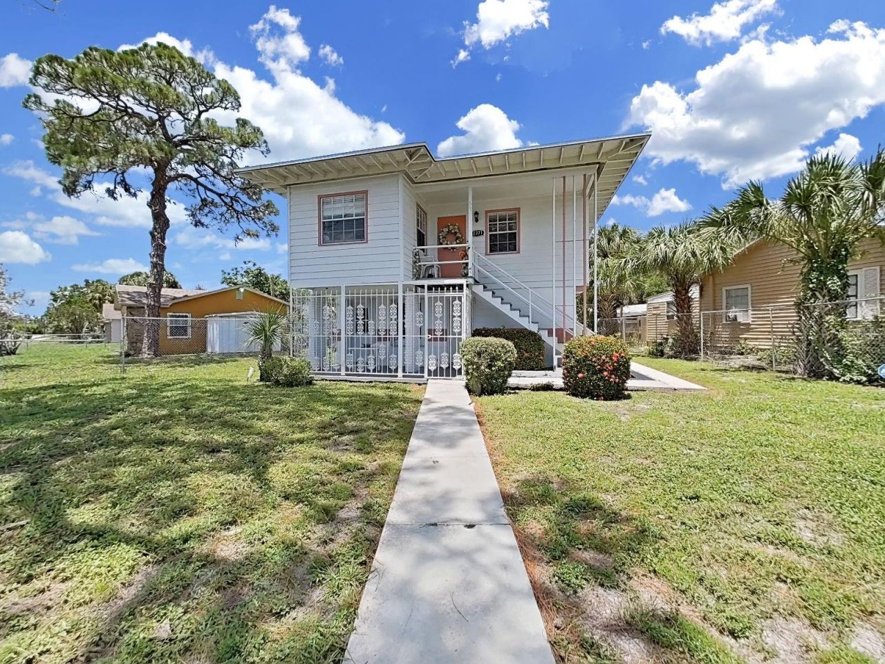 2371 7th Street S, Saint Petersburg, FL 33705 Photo