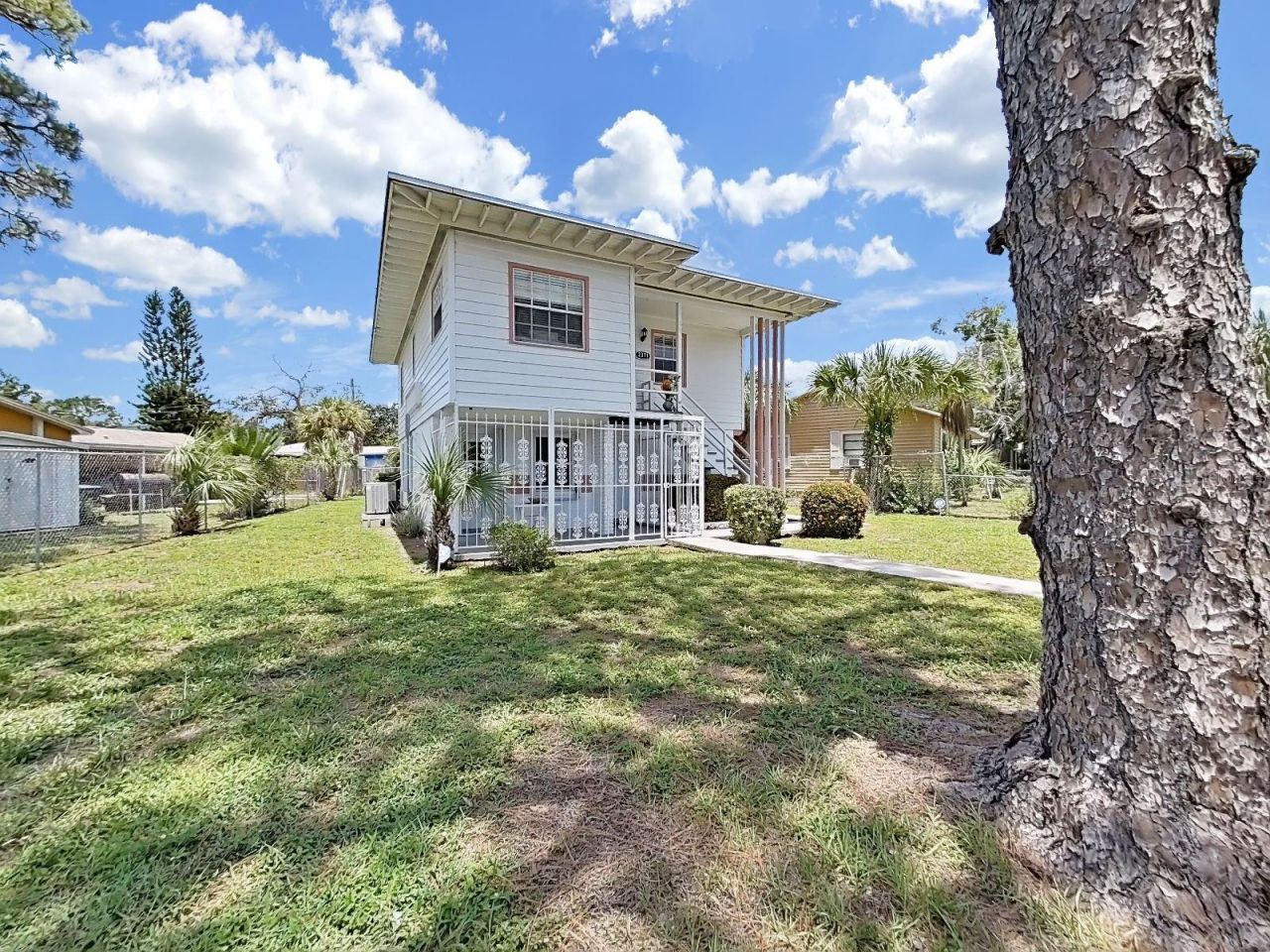 2371 7th Street S, Saint Petersburg, FL 33705 Photo