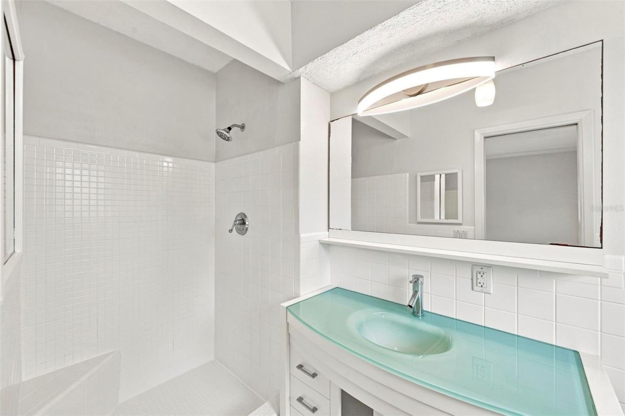 1342 Snell Isle Boulevard Ne, Unit 4, Saint Petersburg, FL 33704 Photo
