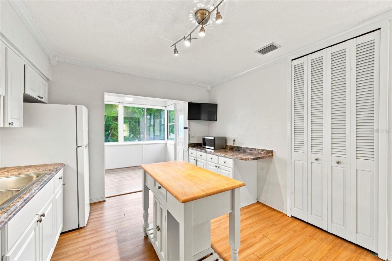 1342 Snell Isle Boulevard Ne, Unit 4, Saint Petersburg, FL 33704 Photo