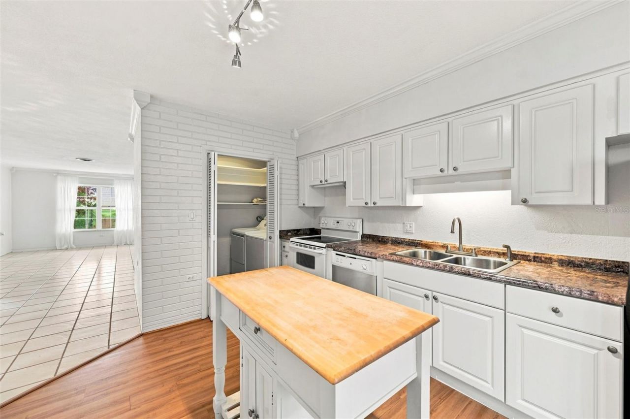 1342 Snell Isle Boulevard Ne, Unit 4, Saint Petersburg, FL 33704 Photo