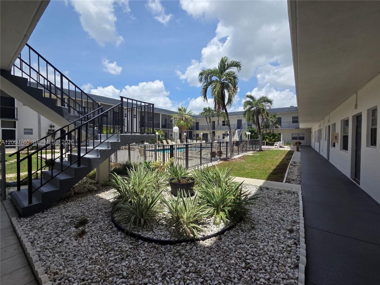 415 NE 2nd St , Unit 217, Hallandale Beach, FL 33009 Photo