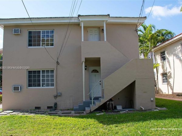 233 Madeira Ave, Unit 2, Coral Gables, FL 33134