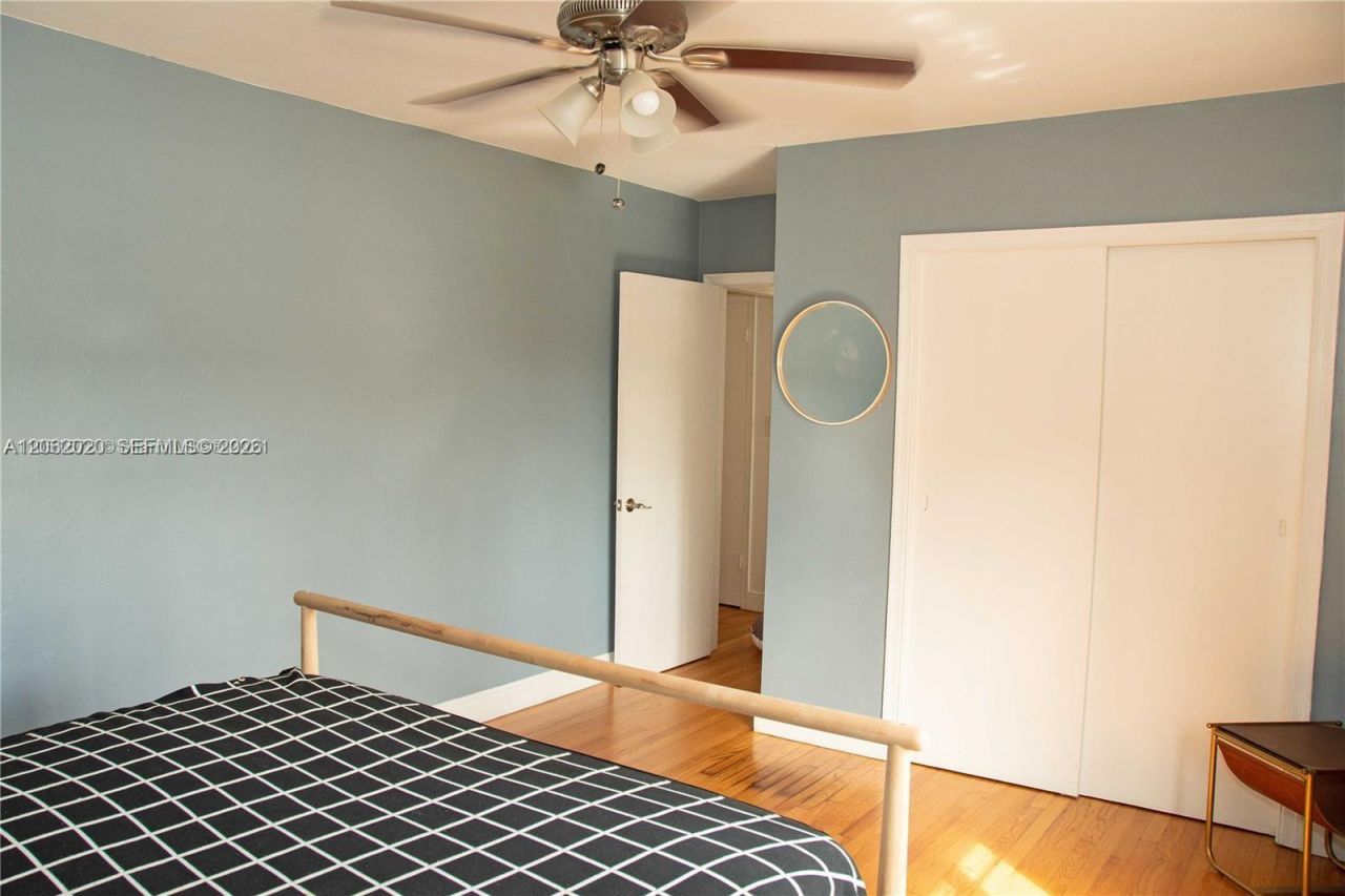 233 Madeira Ave, Unit 2, Coral Gables, FL 33134 Photo