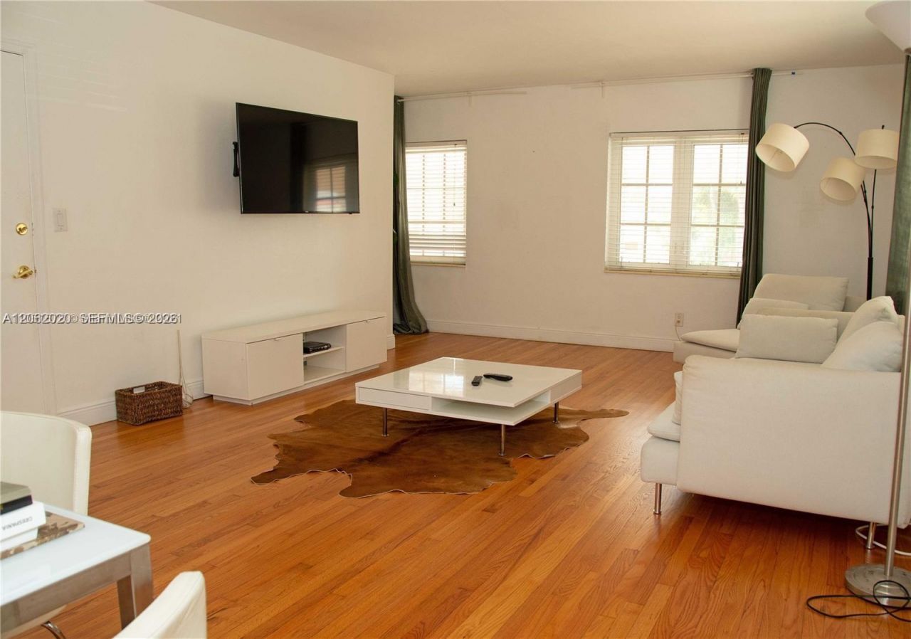 233 Madeira Ave, Unit 2, Coral Gables, FL 33134 Photo