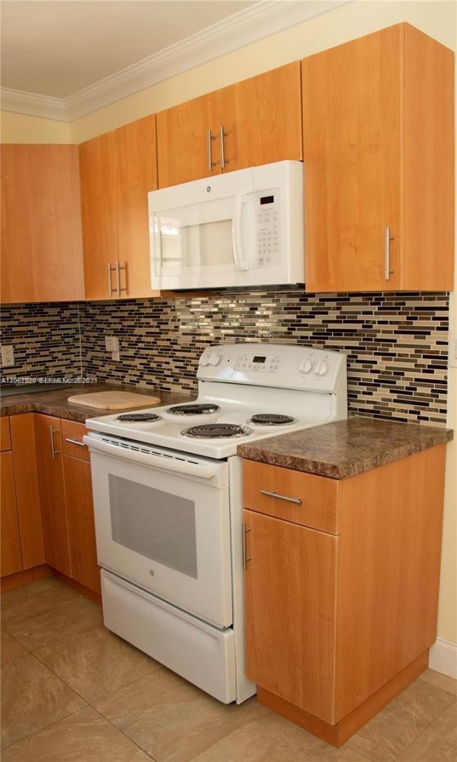 233 Madeira Ave, Unit 2, Coral Gables, FL 33134 Photo