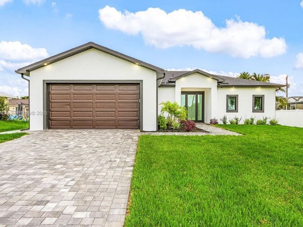 1630 NE 17th Terrace , Cape Coral, FL 33909