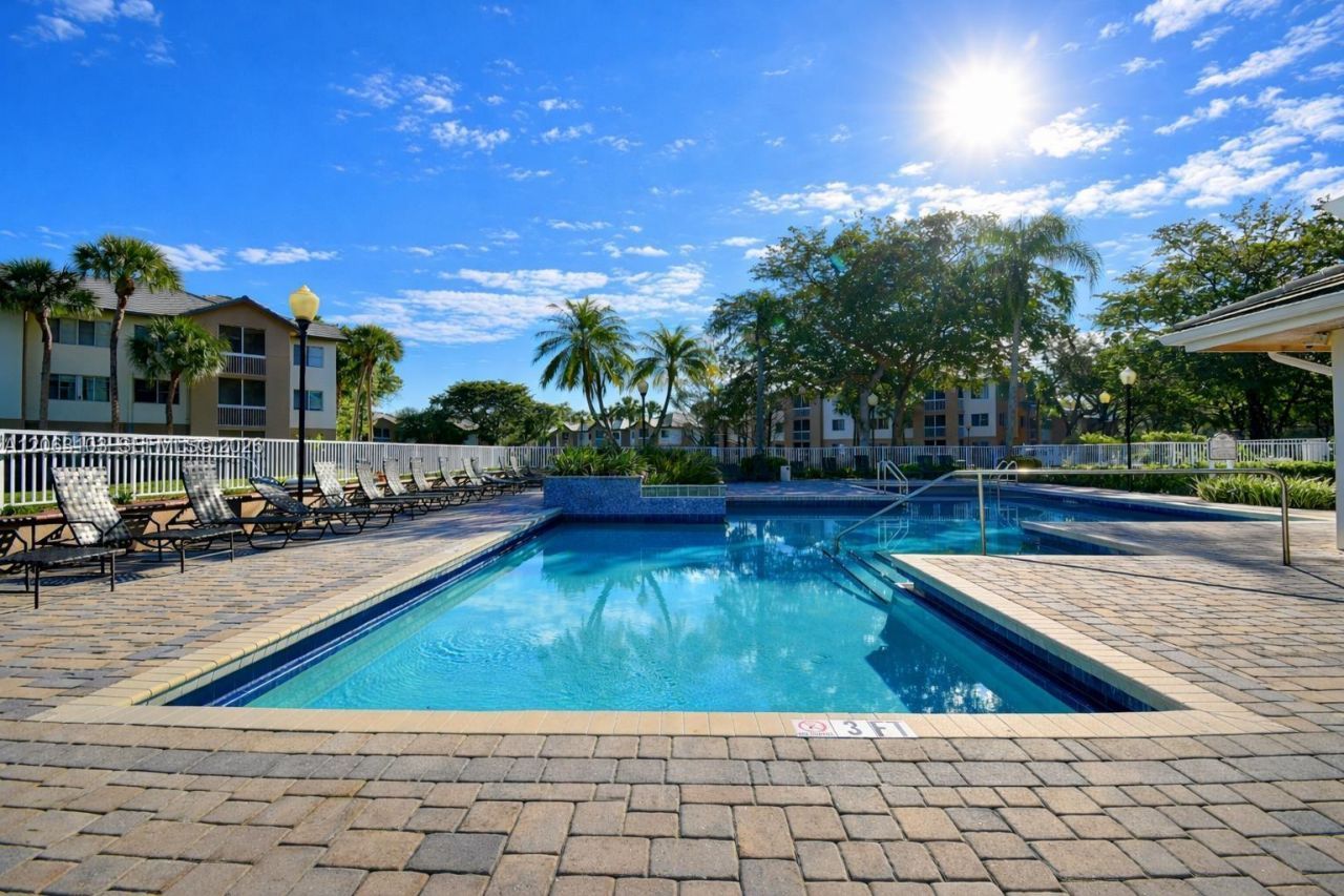 9933 Westview Dr, Unit 413, Coral Springs, FL 33076 Photo