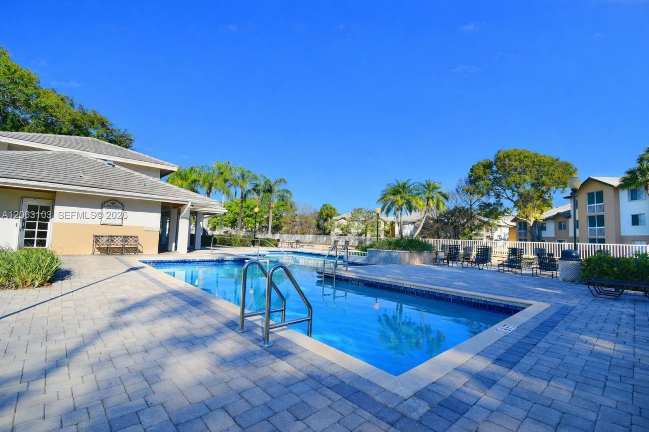 9933 Westview Dr, Unit 413, Coral Springs, FL 33076 Photo