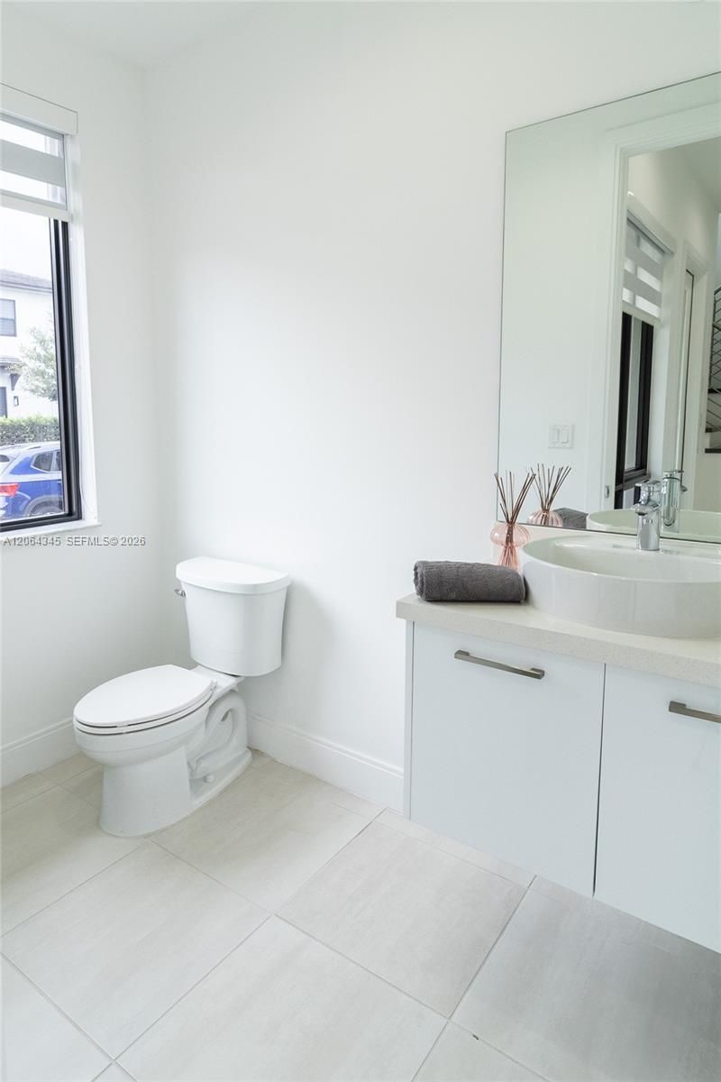4311 NW 82nd Ave, Doral, FL 33166 Photo