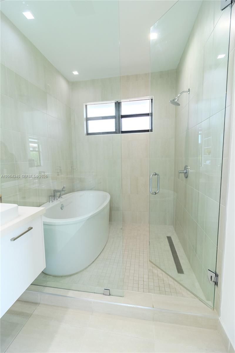 4311 NW 82nd Ave, Doral, FL 33166 Photo