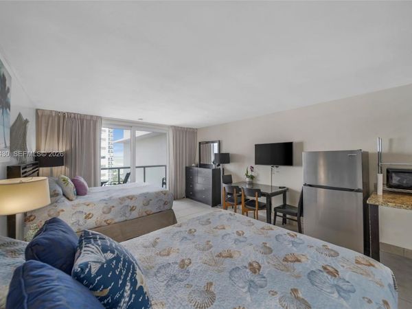 19201 N Collins Ave , Unit 1117, Sunny Isles Beach, FL 33160