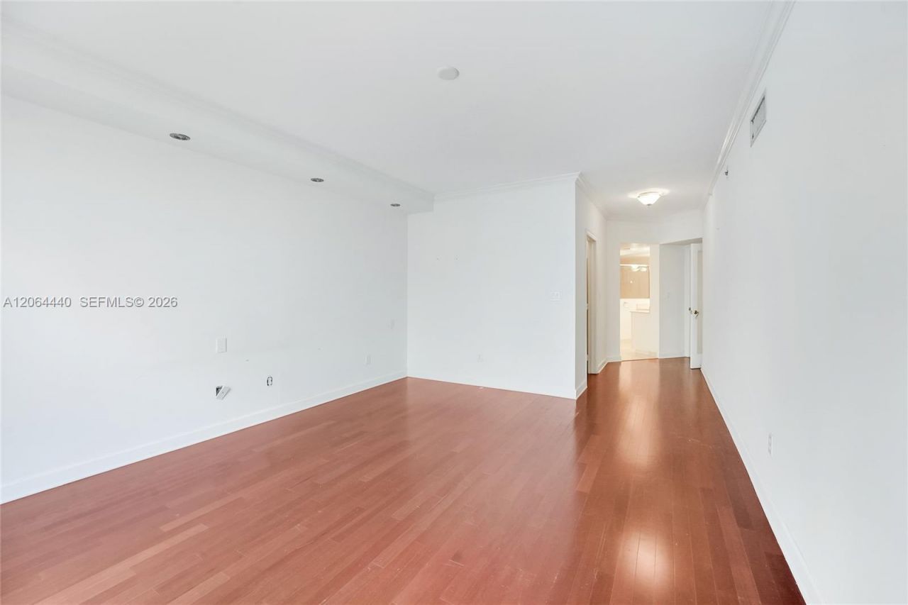 151 Michigan Ave, Unit 525, Miami Beach, FL 33139 Photo