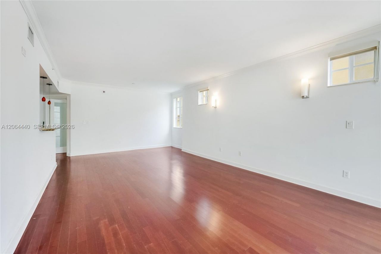 151 Michigan Ave, Unit 525, Miami Beach, FL 33139 Photo