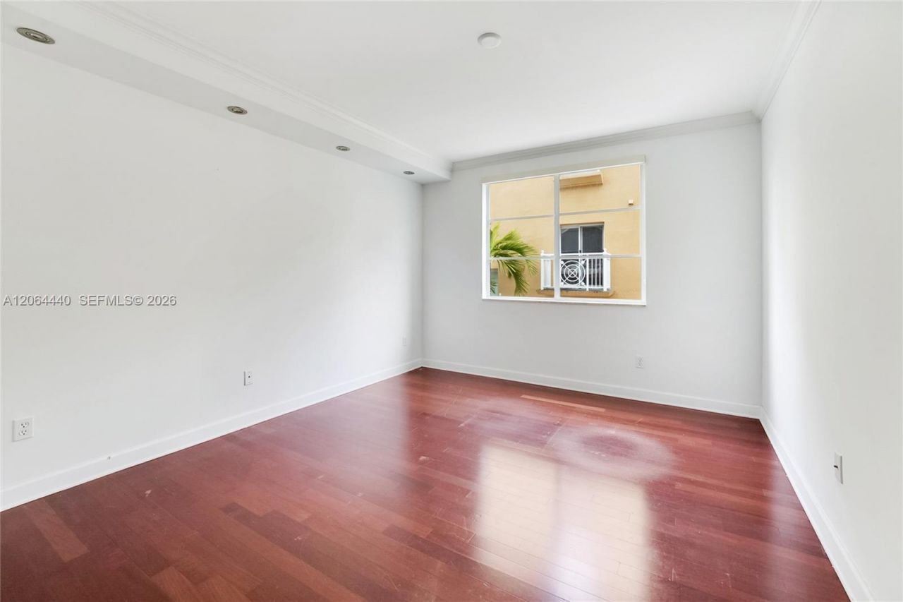 151 Michigan Ave, Unit 525, Miami Beach, FL 33139 Photo
