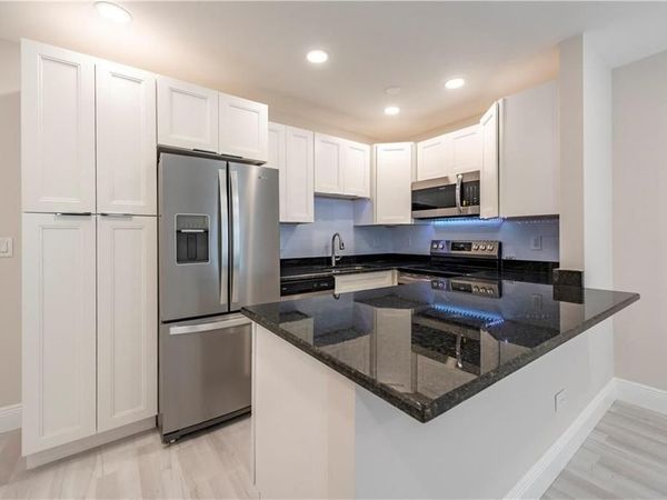 628 NE 8th Avenue, Unit 4, Fort Lauderdale, FL 33304