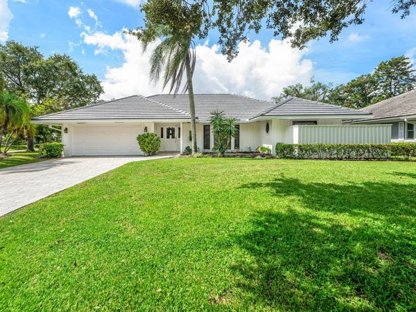 13 St Giles Road, Palm Beach Gardens, FL 33418
