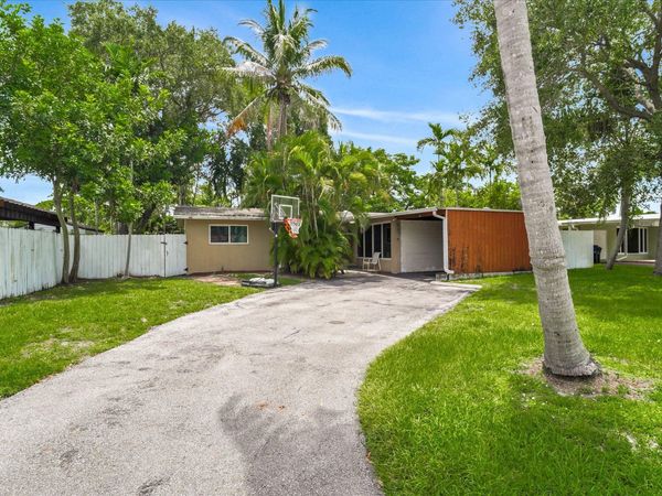 308 NW 27TH Street, Wilton Manors, FL 33311