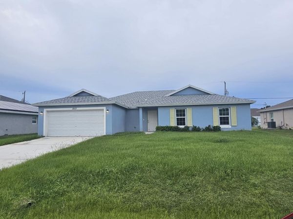 1513 SW Swift Avenue, Port St. Lucie, FL 34953
