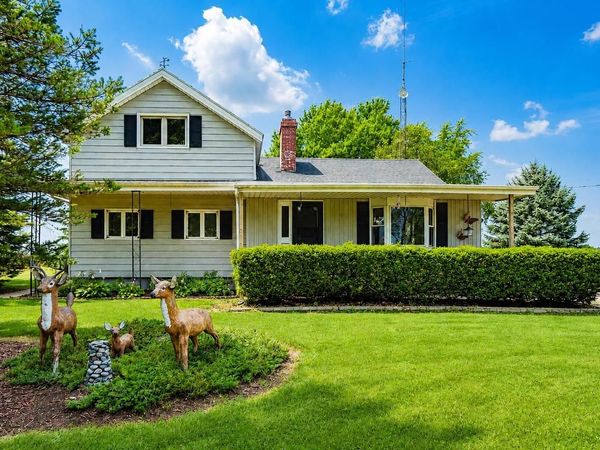 N9644 RIDGE ROAD, Van Dyne, WI 54979
