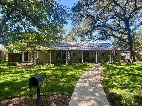 2600 Old Oaks Drive, Waco, TX 76710