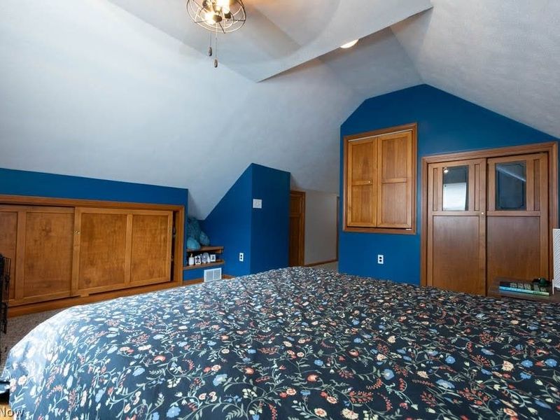 472 E 329th Street, Willowick, OH 44095 Photo 19