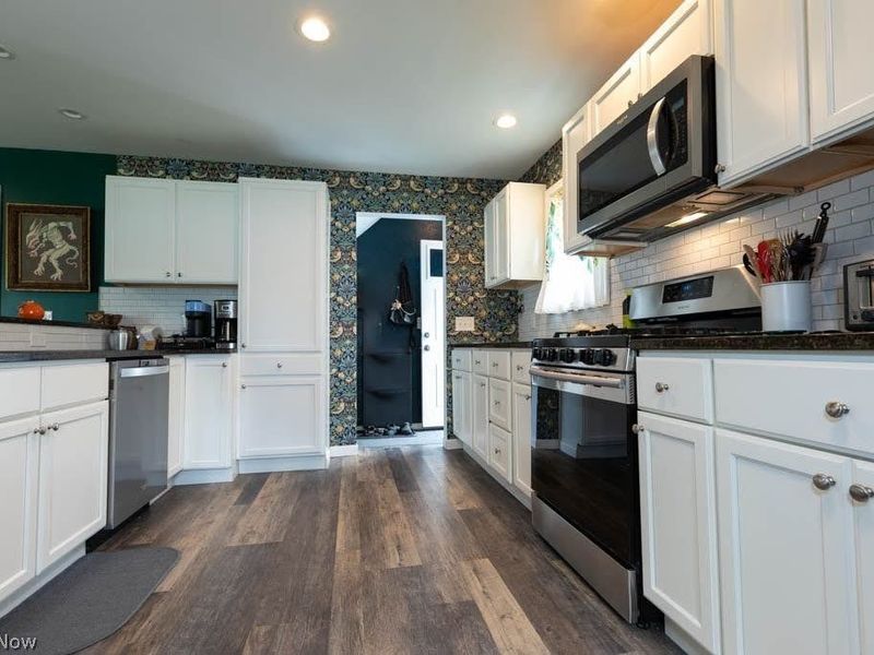 472 E 329th Street, Willowick, OH 44095 Photo 5