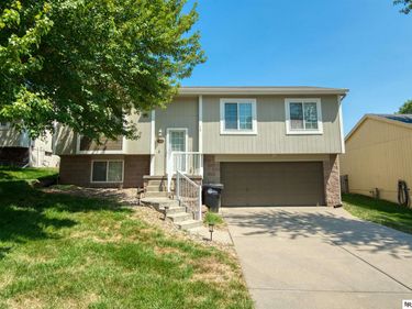 8903 N 76th Street, Omaha, NE 68122