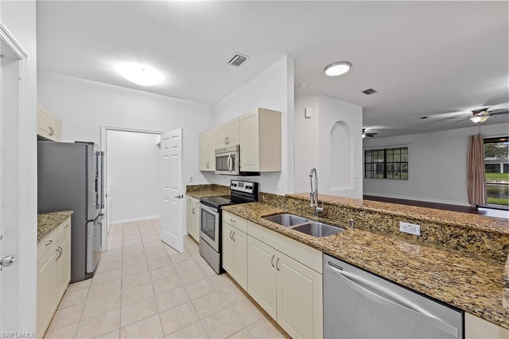 14764 Pinnacle Pl , Unit 65, Naples, FL 34119 Photo