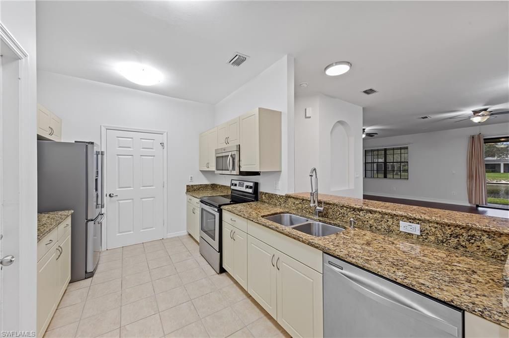 14764 Pinnacle Pl , Unit 65, Naples, FL 34119 Photo