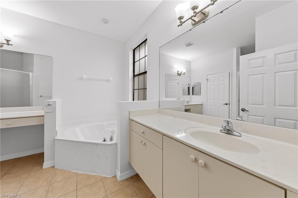 14764 Pinnacle Pl , Unit 65, Naples, FL 34119 Photo