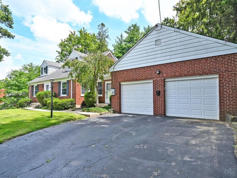 6770 Rollaway Road, Madeira, OH 45236 Photo 3