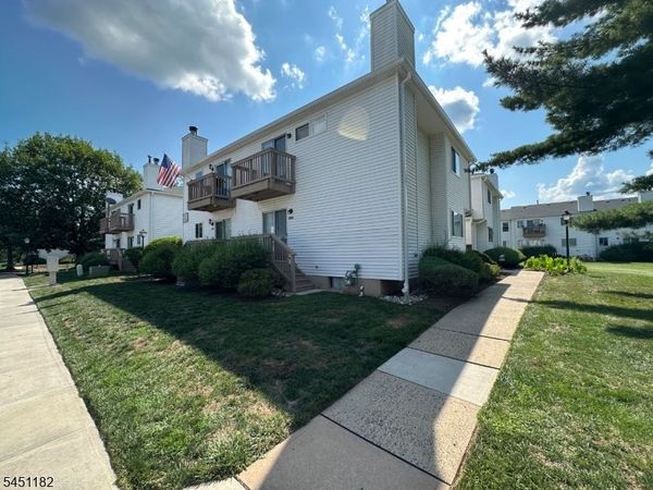 604 Wheatfield Ct., Raritan, NJ 08822