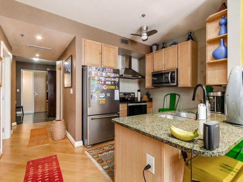196 S Grant Avenue , Unit 203, Columbus, OH 43215 Photo 4