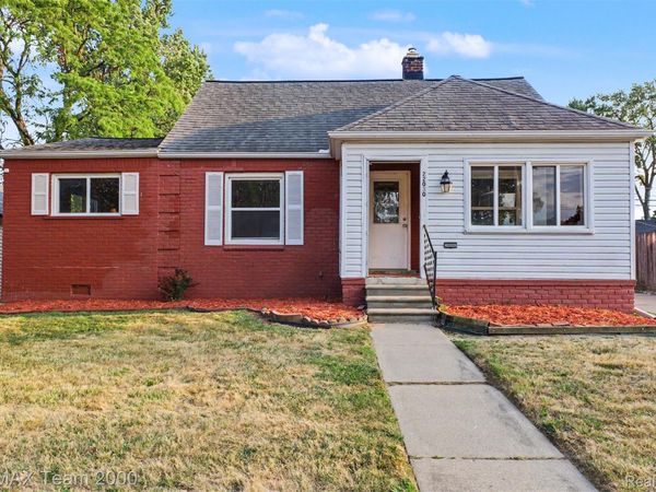 22030 Harper Lake Avenue , St Clair Shores, Mi 48080