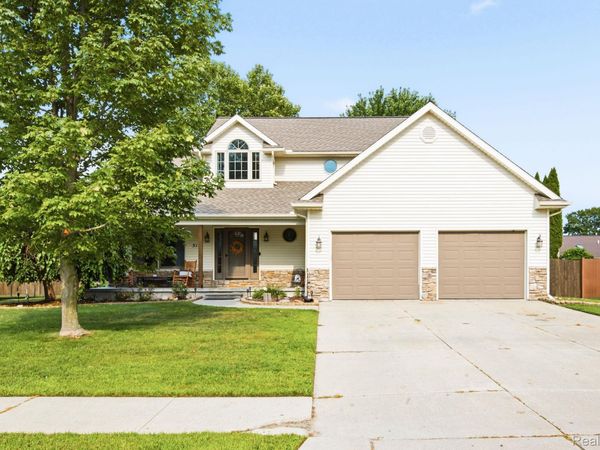 517 Kelli Avenue , Marysville, Mi 48040