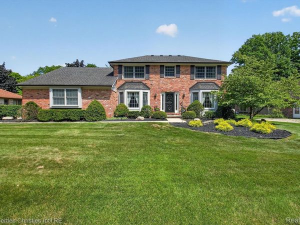 21500 Woodfarm Drive , Northville, Mi 48167