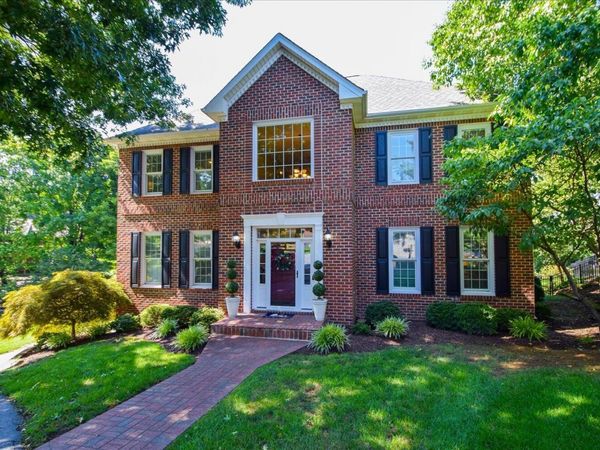 5069 Williamsburg CT, Roanoke, VA 24018