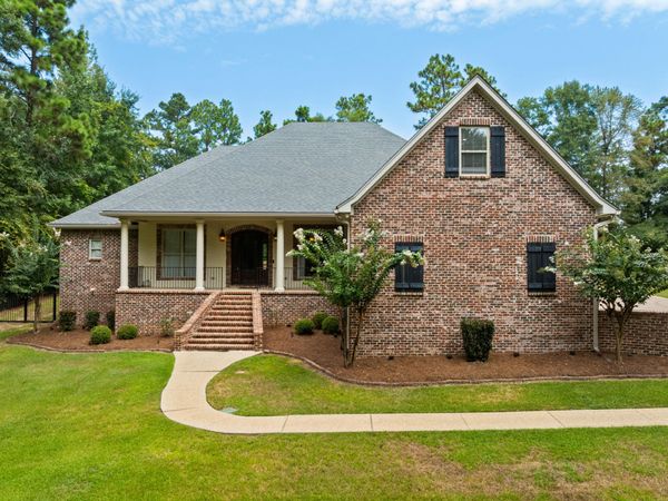 52 Brookline Dr., Hattiesburg, MS 39402