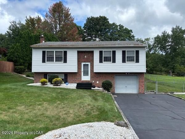38 Vista Drive, Nanticoke, PA 18634