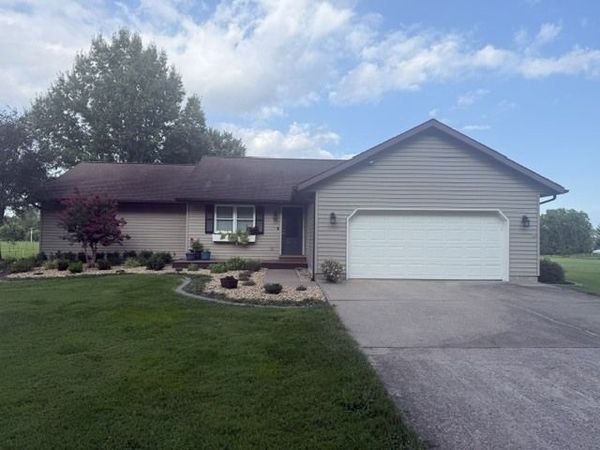 10468 Chayla Road , Marion, IL 62959
