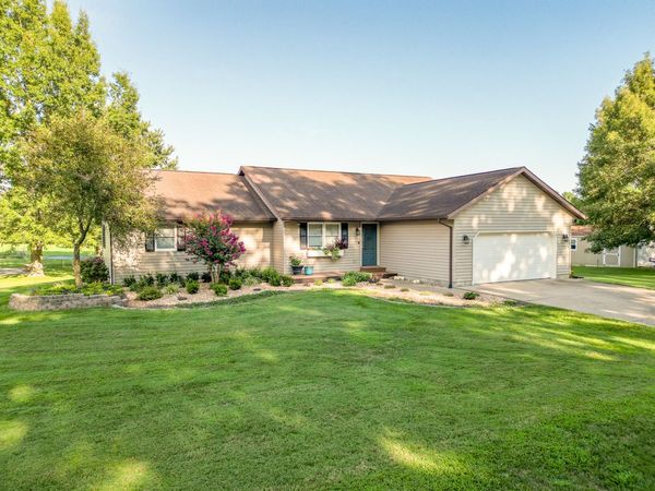 10468 Chayla Road, Marion, IL 62959