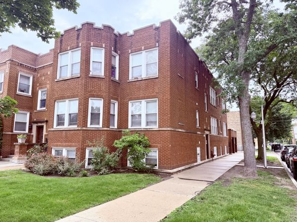 3758 N Sawyer Avenue , Chicago, IL 60618