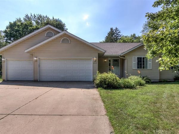 2728 Pineview Road, Eau Claire, WI 54703