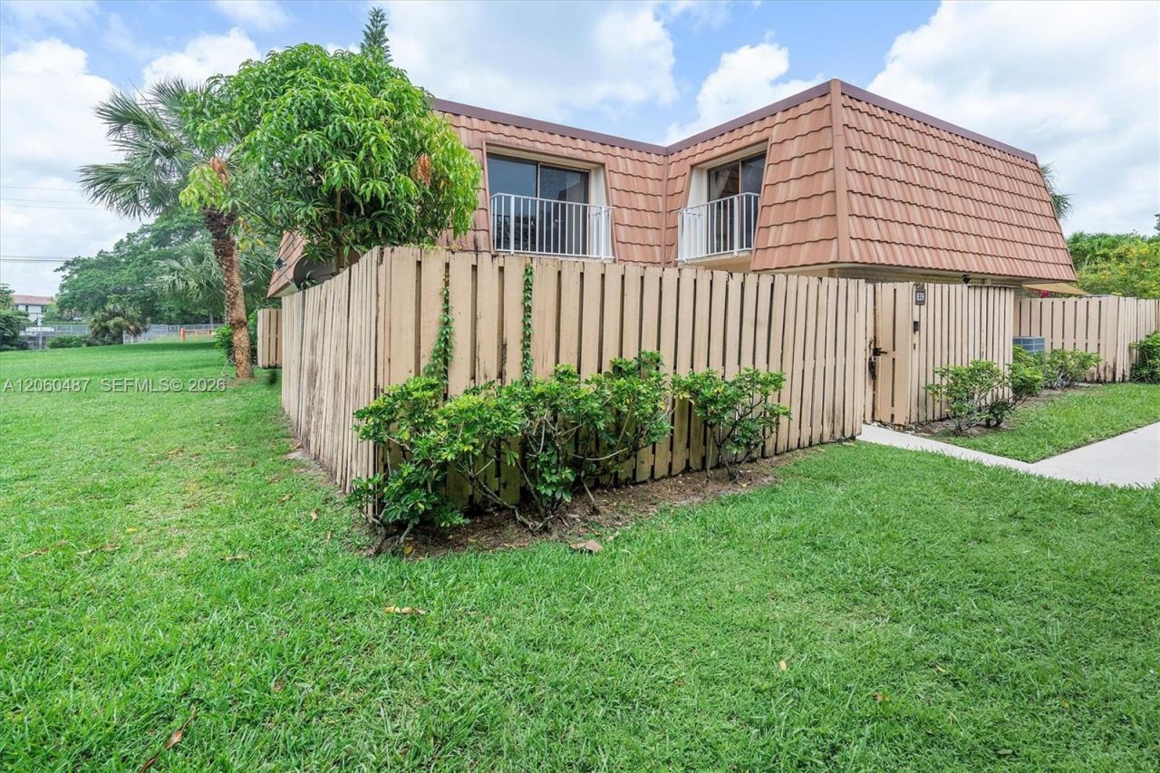 839 Blue Ridge Cir , Unit 839, West Palm Beach, FL 33409 Photo