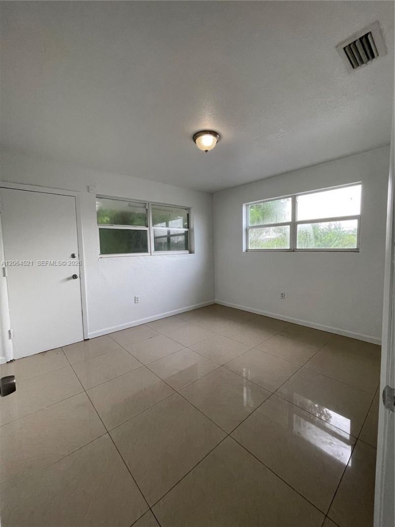 1243 NW 61st St, Unit 3, Miami, FL 33142 Photo