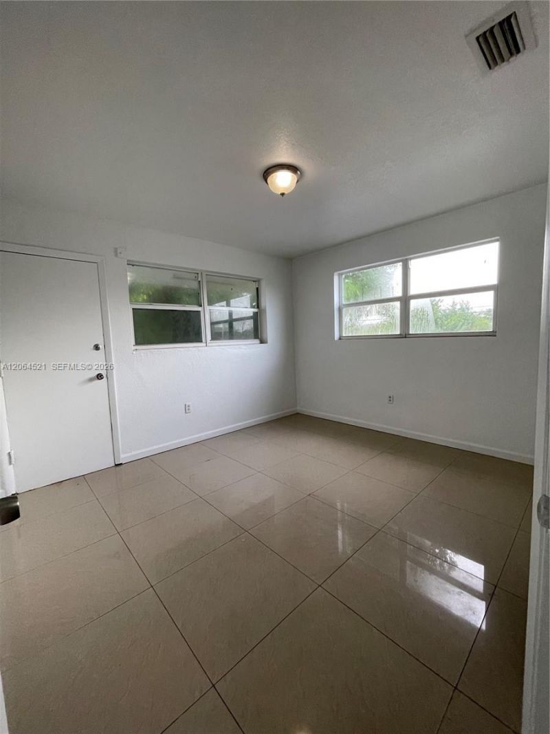1243 NW 61st St, Unit 3, Miami, FL 33142 Photo