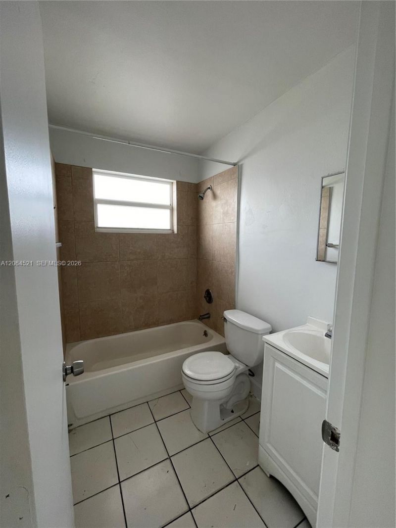 1243 NW 61st St, Unit 3, Miami, FL 33142 Photo