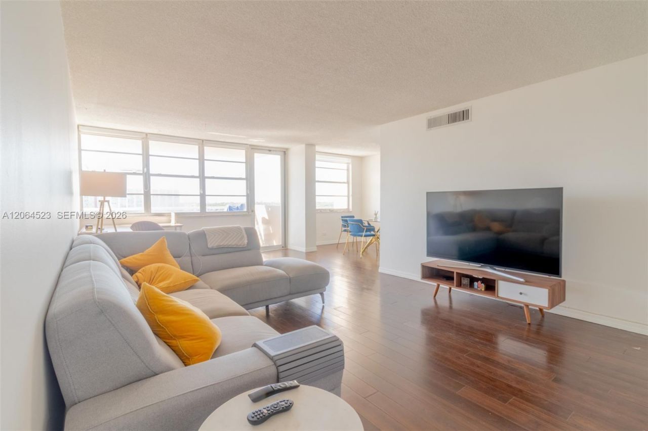 250 174th St , Unit 1201, Sunny Isles Beach, FL 33160 Photo